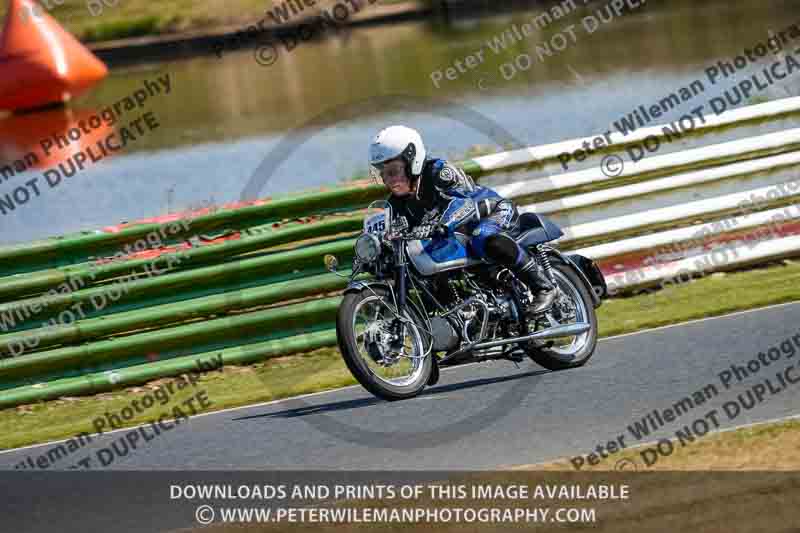 Vintage motorcycle club;eventdigitalimages;mallory park;mallory park trackday photographs;no limits trackdays;peter wileman photography;trackday digital images;trackday photos;vmcc festival 1000 bikes photographs